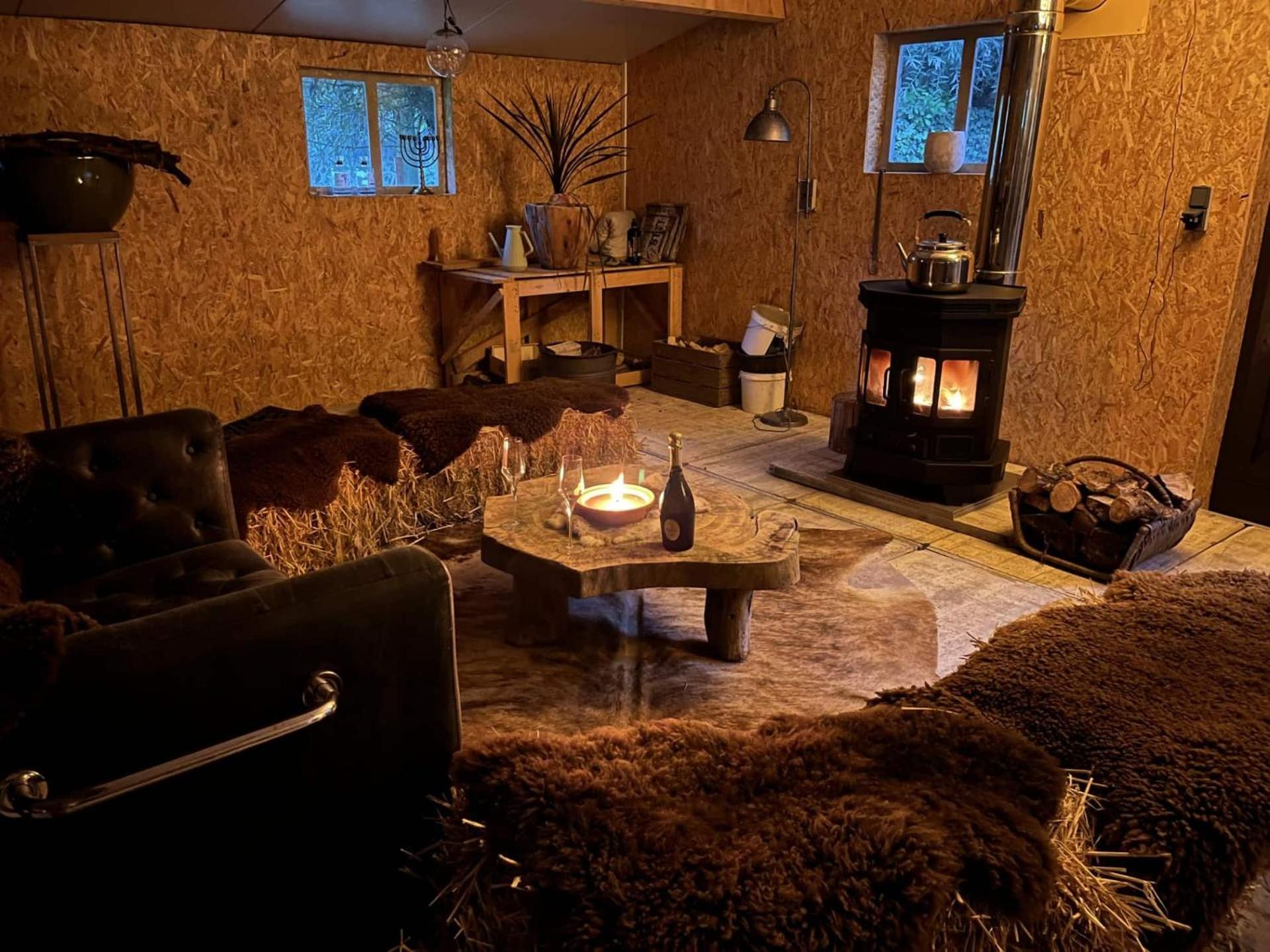 Bed & Breakfast+ De Kooimolen Dreumel ภายนอก รูปภาพ