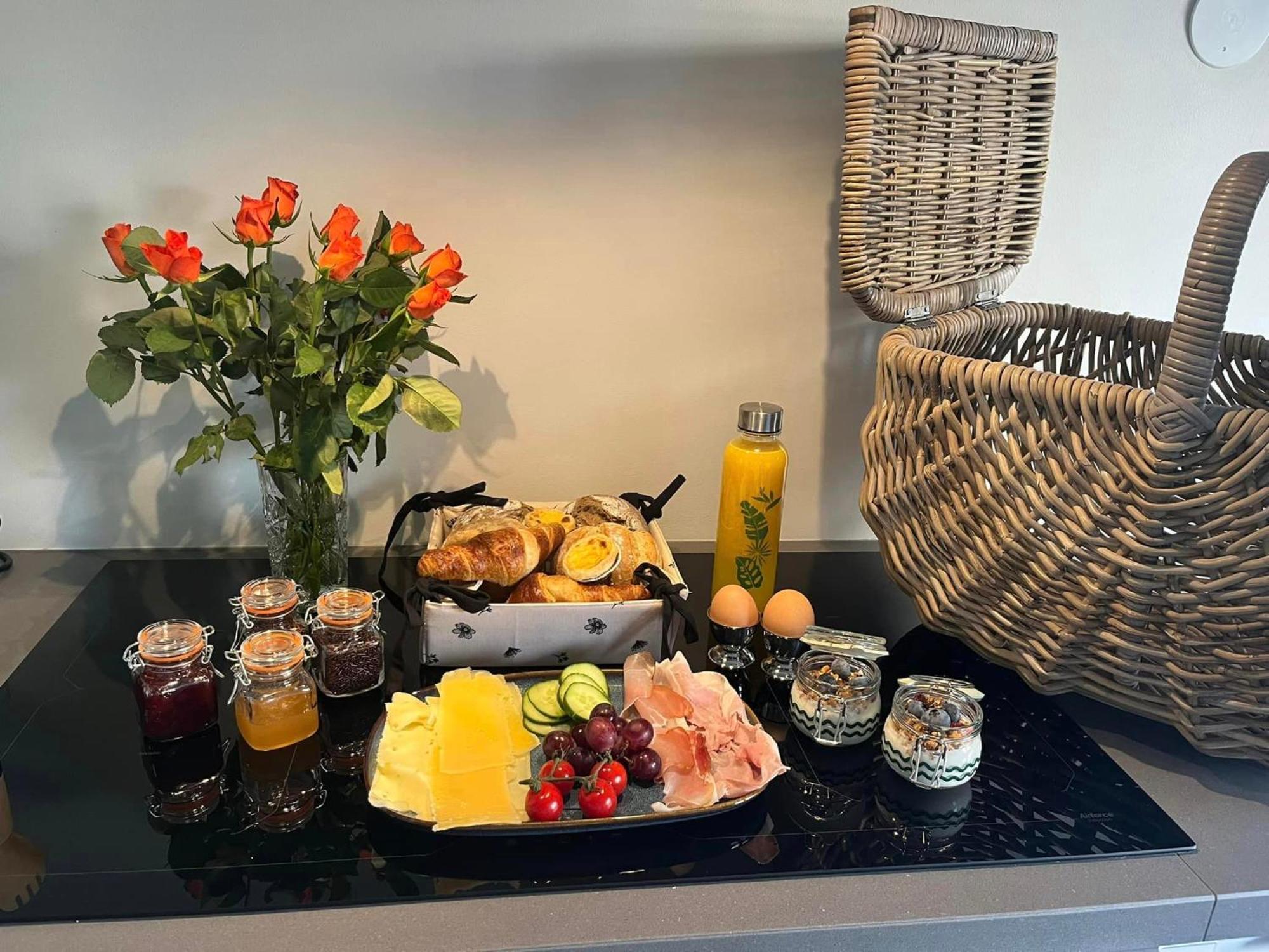 Bed & Breakfast+ De Kooimolen Dreumel ภายนอก รูปภาพ