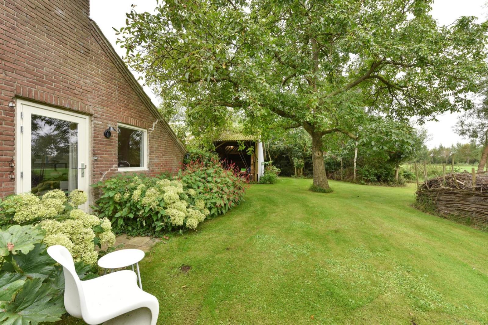 Bed & Breakfast+ De Kooimolen Dreumel ภายนอก รูปภาพ